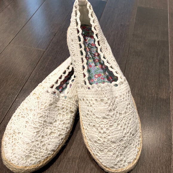 White Slip Ons (BRAND NEW)